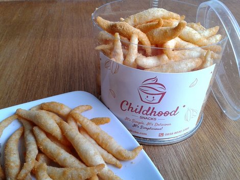 Golden Cheese Sticks